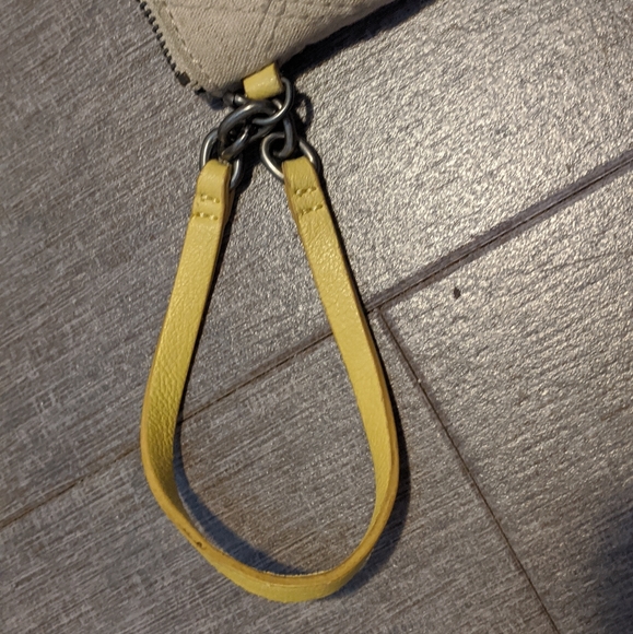 Simply Vera canvas wallet clutch 👛 - Picture 2 of 4